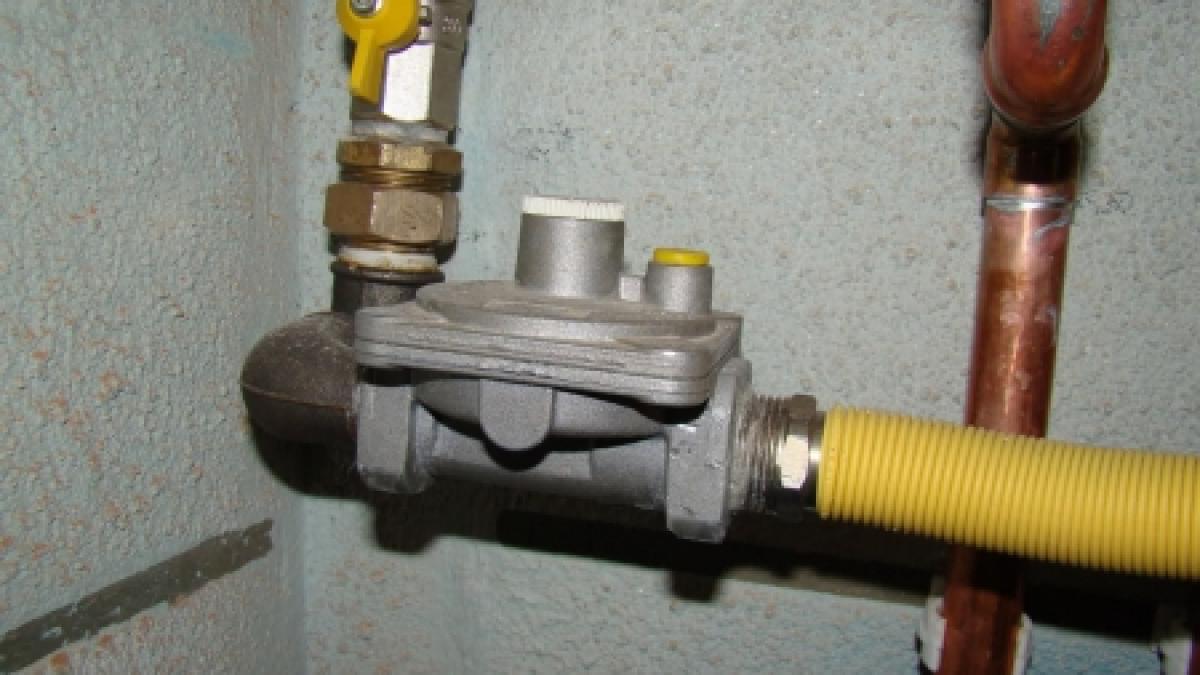 panica intr un bloc din pitesti locatarii au reclamat miros de gaz cand vei afla ce miros era de