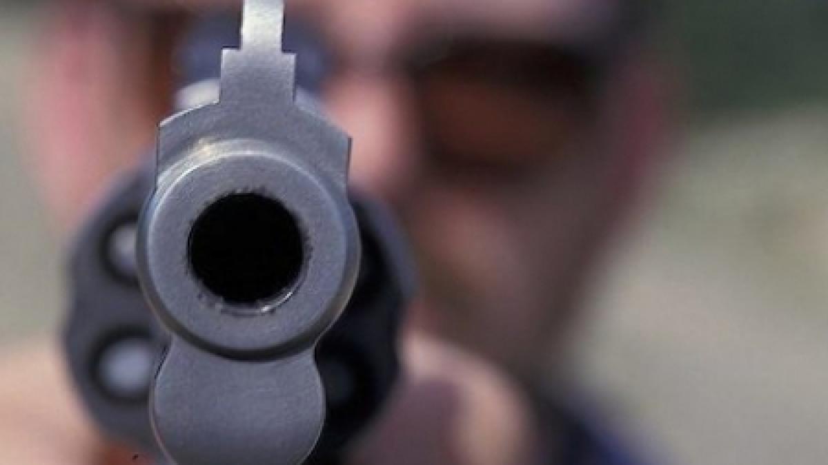 tanar de 22 de ani impuscat in ochi pe o strada din capitala