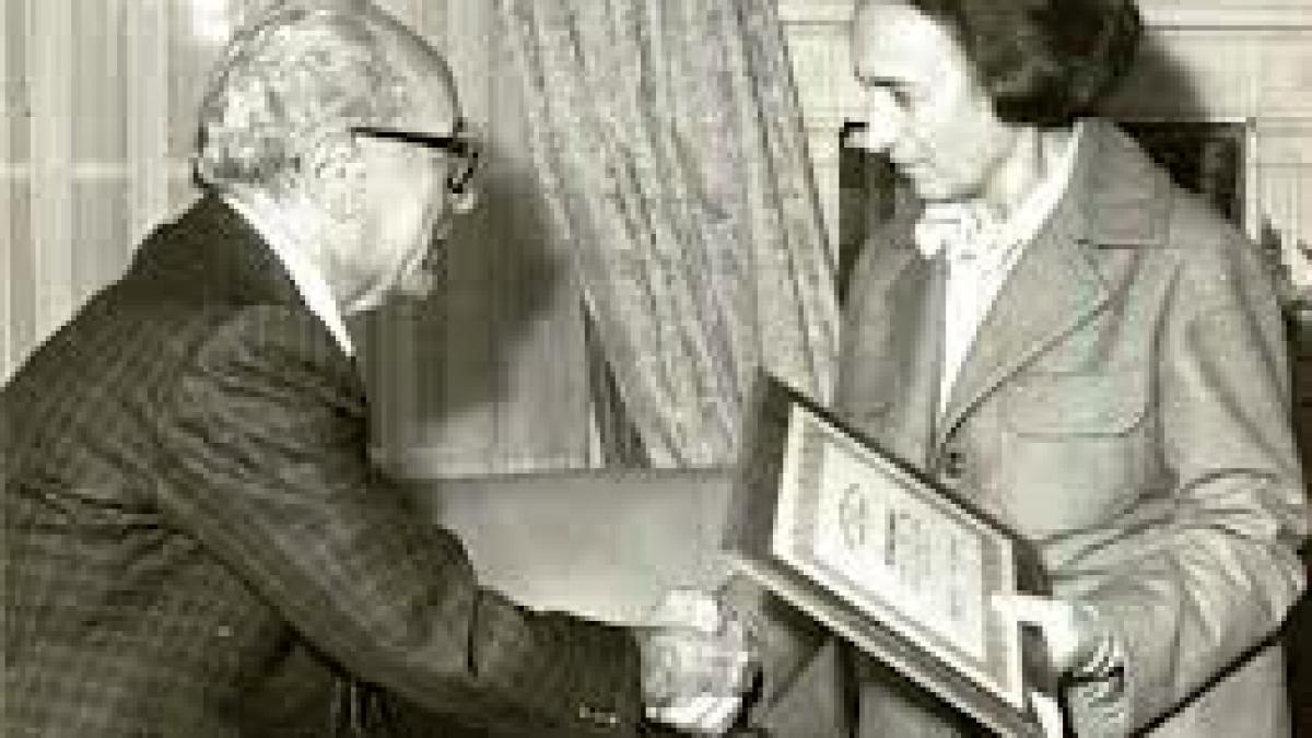 tovarasa academician doctor inginer sau tovarasa co2 i a fermecat pe americani teza ei de doctorat