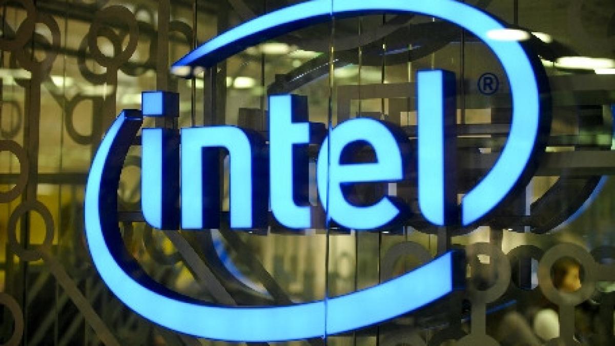 Intel reduce prognoza de vânzări pentru al treilea trimestru