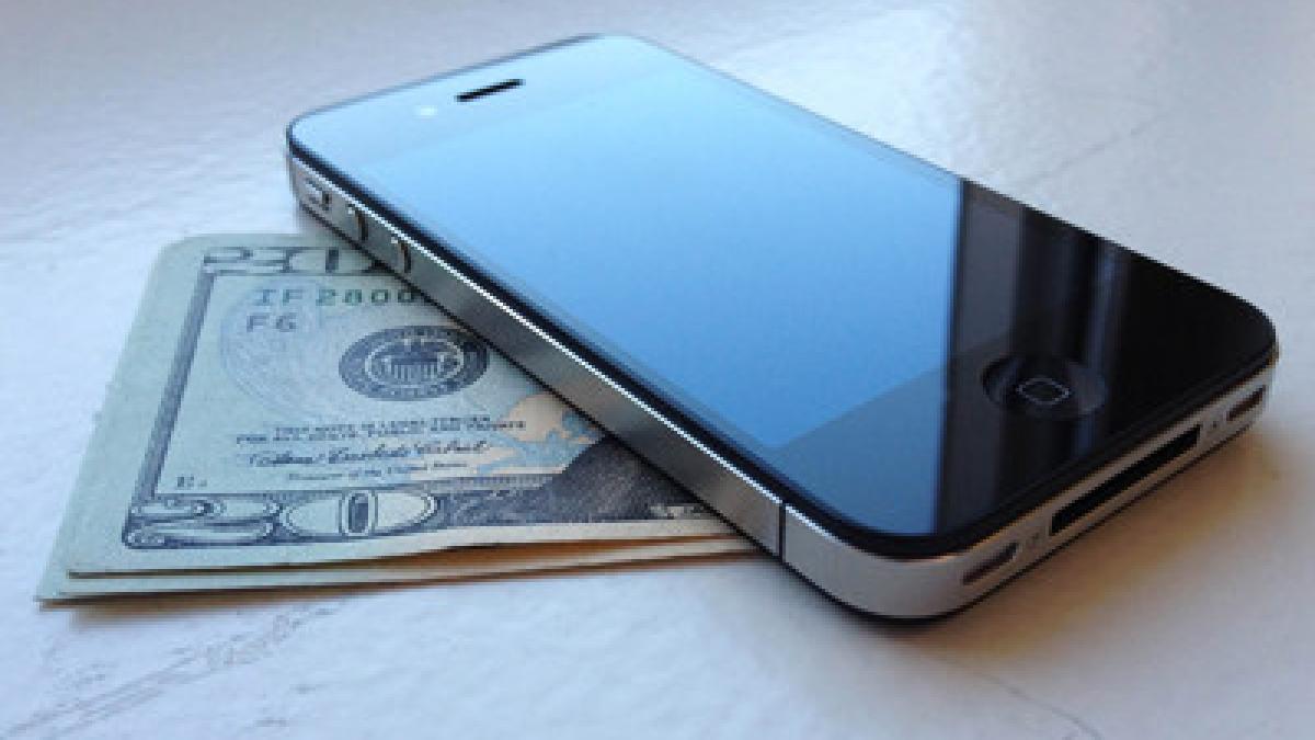 americanii au intrat in frenezia noului iphone 5 mai sunt doua zile pana la evenimentul apple