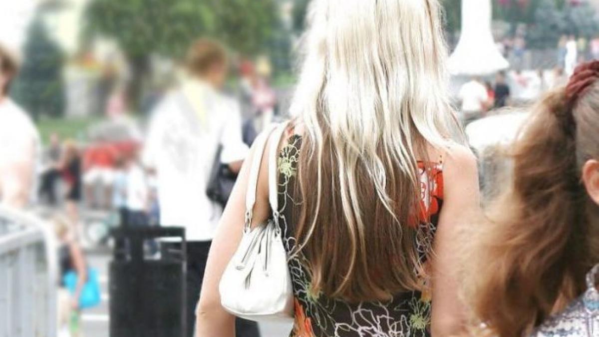 imaginea din romania care n a scapat niciunui barbat strainii sunt uluiti de moda de pe meleagurile