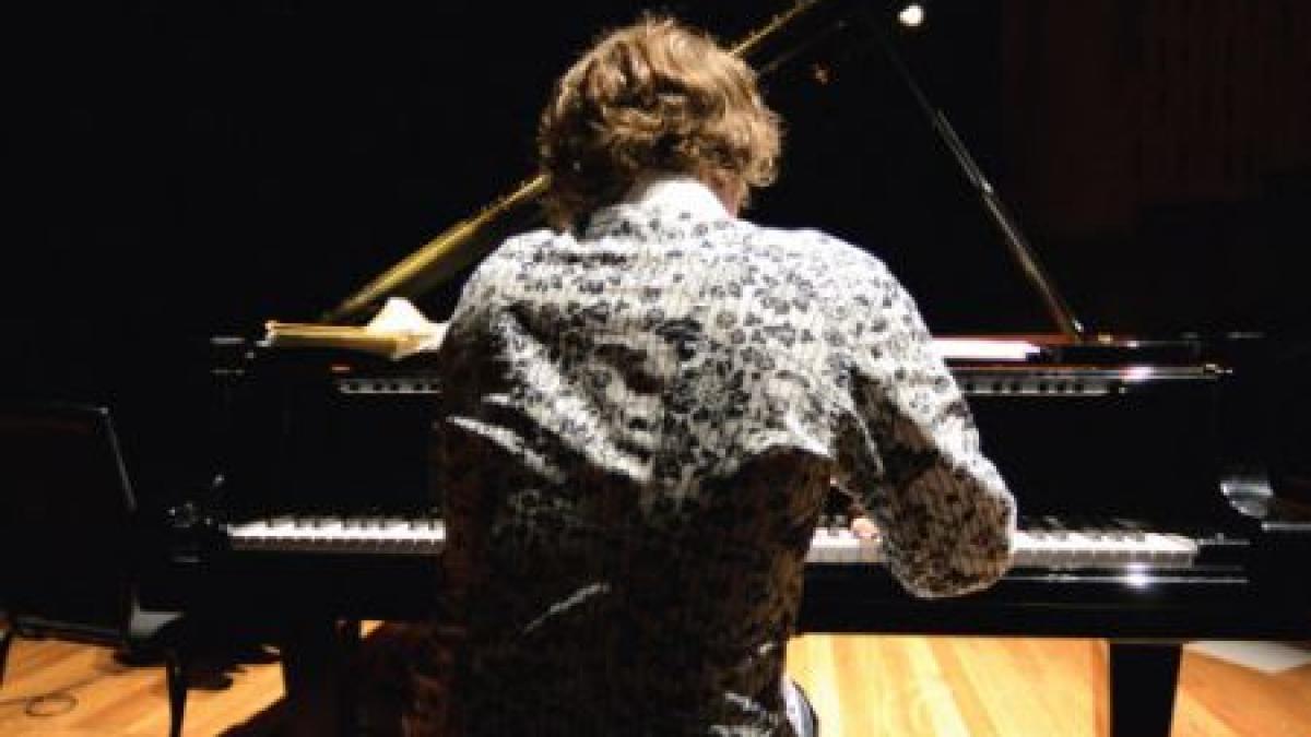 in mintea unui fenomen muzical puterea muzicii este sa transmita emotii