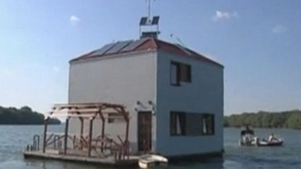 a avut un vis si l a transformat in realitate romanul care locuieste pe apa