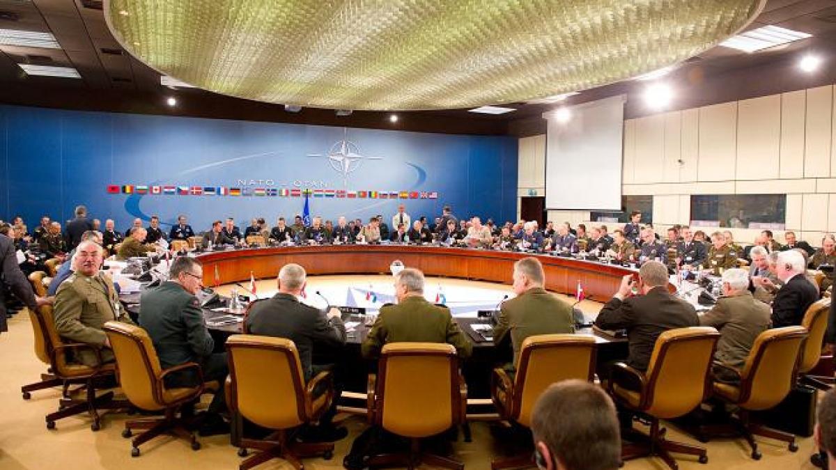 intreaga lume se uita spre romania sute de militari vor patrula cu arma pe umar si elicoptere vor