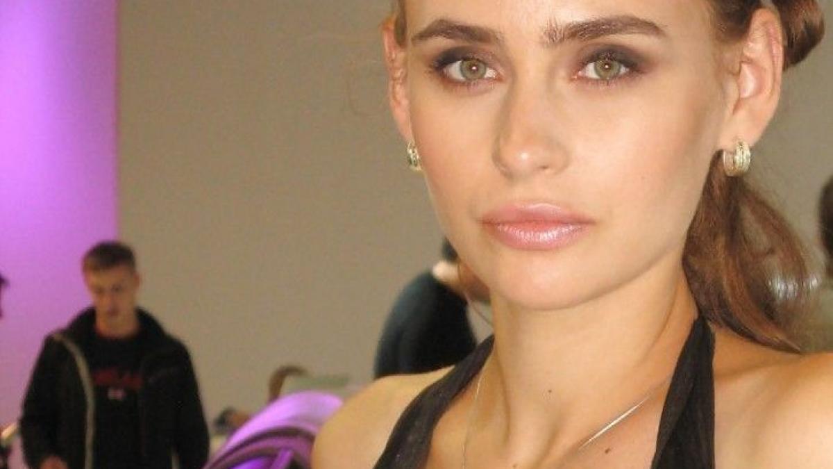 numai cu aceasta imagine fata asta i a determinat pe barbati sa scoata milioane de euro din buzunare