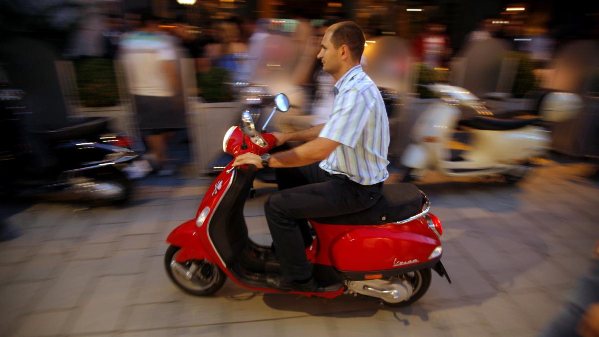 in atentia scuteristilor din 2013 cei care conduc mopede fara permis se vor alege cu dosar penal