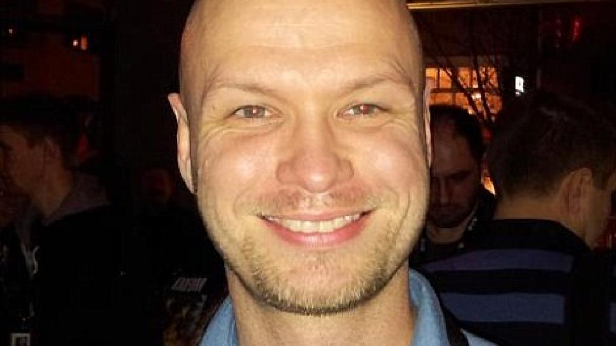 mor in aceasta seara unul dintre diplomatii sua ucisi in libia si a anticipat decesul pe internet