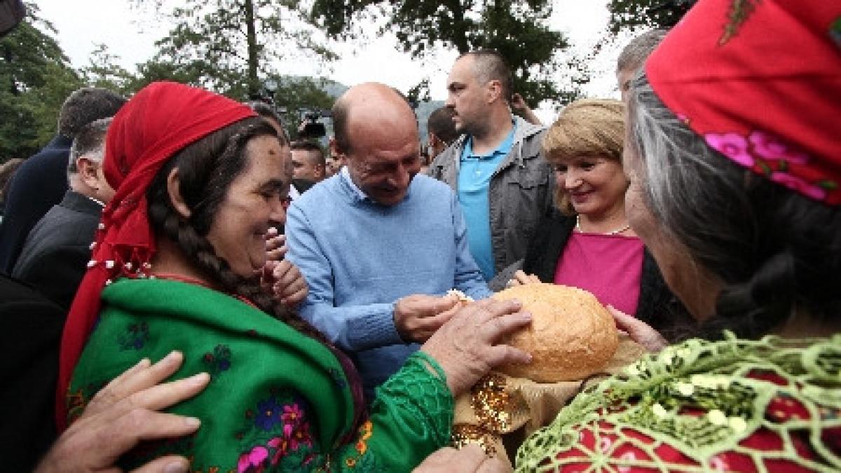 basescu nimeni nu le poate interzice romilor libera circulatie cat timp sunt cetateni ue