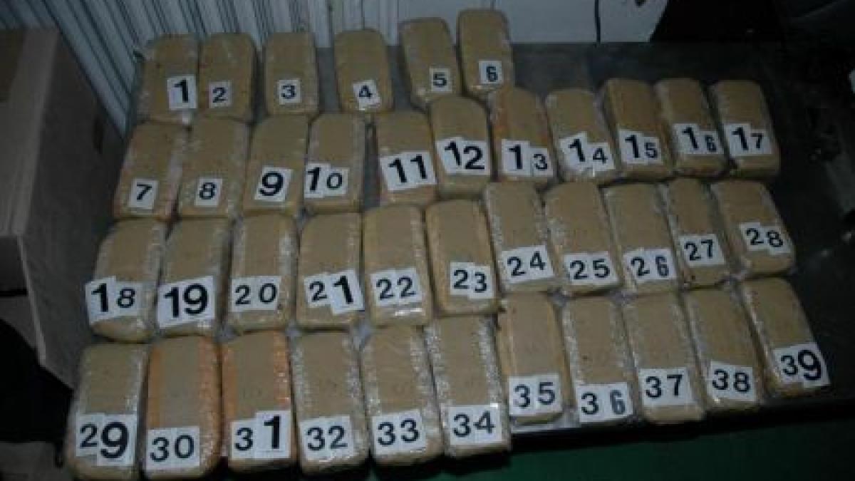 cia romania este o mare masina de spalat bani