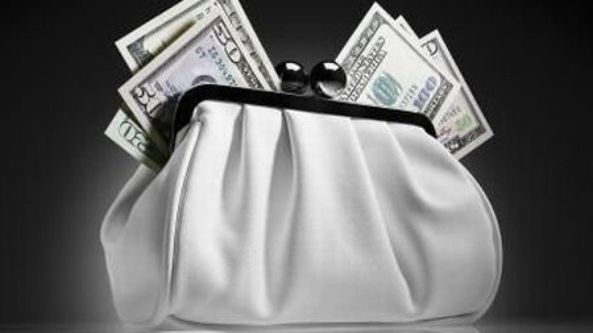 ele ne gestioneaza finantele de ce nu mai au romanii incredere in banci