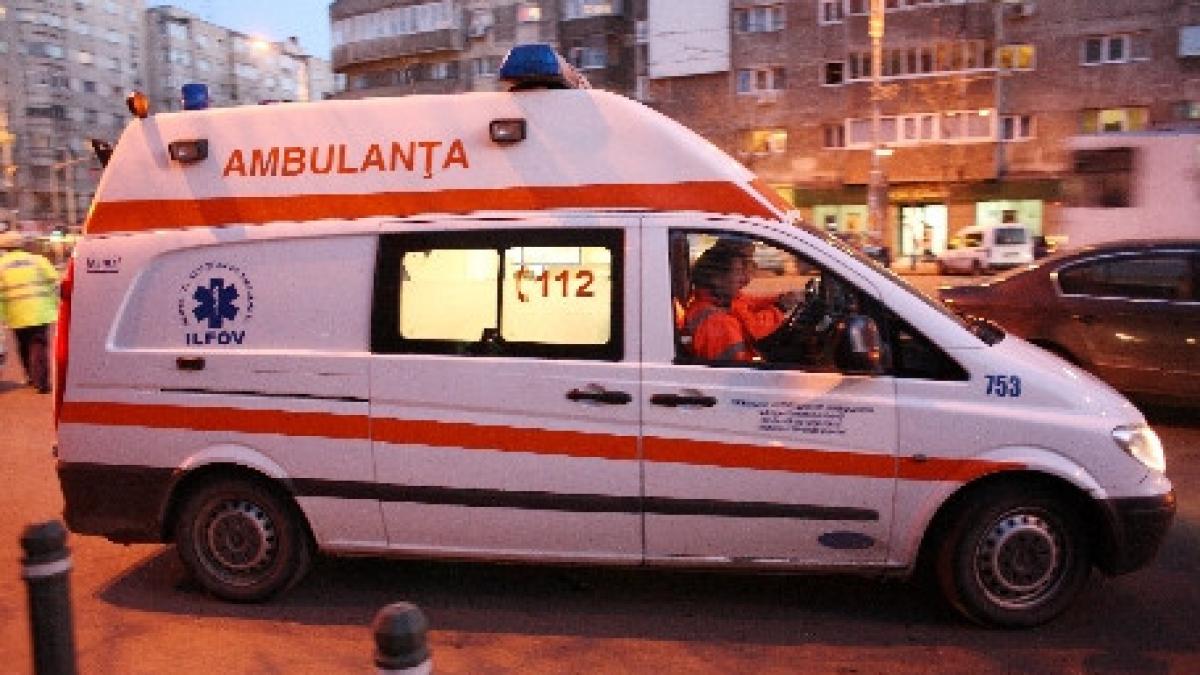 un copil de 4 ani si parintii acestuia au ajuns la spital in urma unui accident rutier