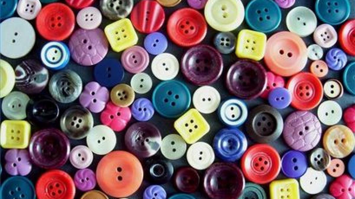 dna te urmareste cu nasturii 100 000 de euro au intrat in conturile unei firme portocalii pentru