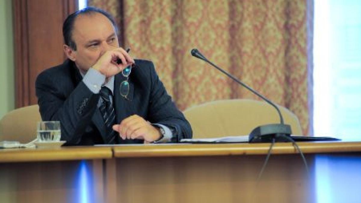 fostul ministru al agriculturii ioan avram muresan eliberat din inchisoare pentru a participa la