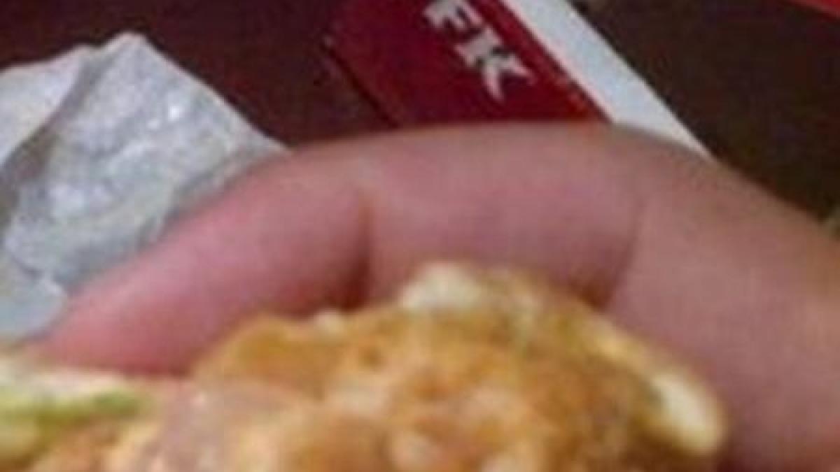 imaginea care a oripilat internetul ce a gasit acest barbat intr un sandvis a scarbit pe toata lumea