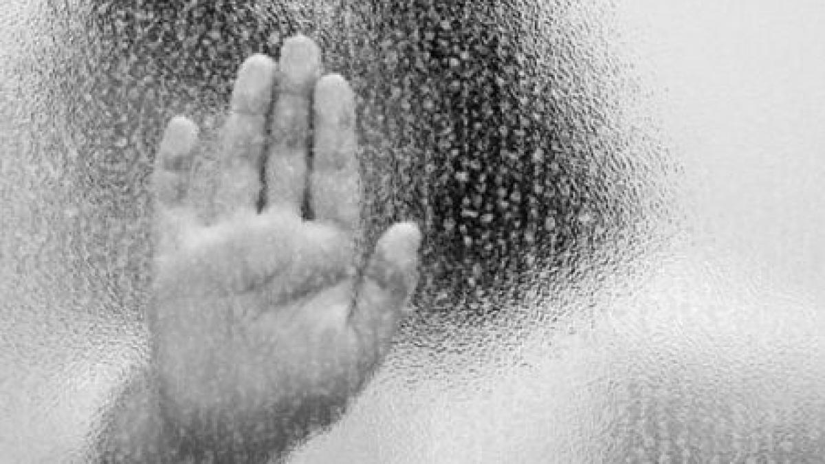 prahova copil care nu poate vorbi si nu stie cine e gasit pe o strada din floresti