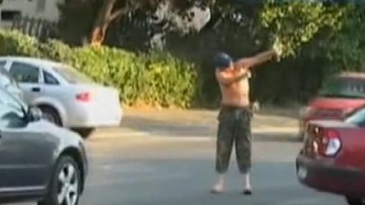 un betiv dirijeaza circulatia si face circ pe strazile din constanta