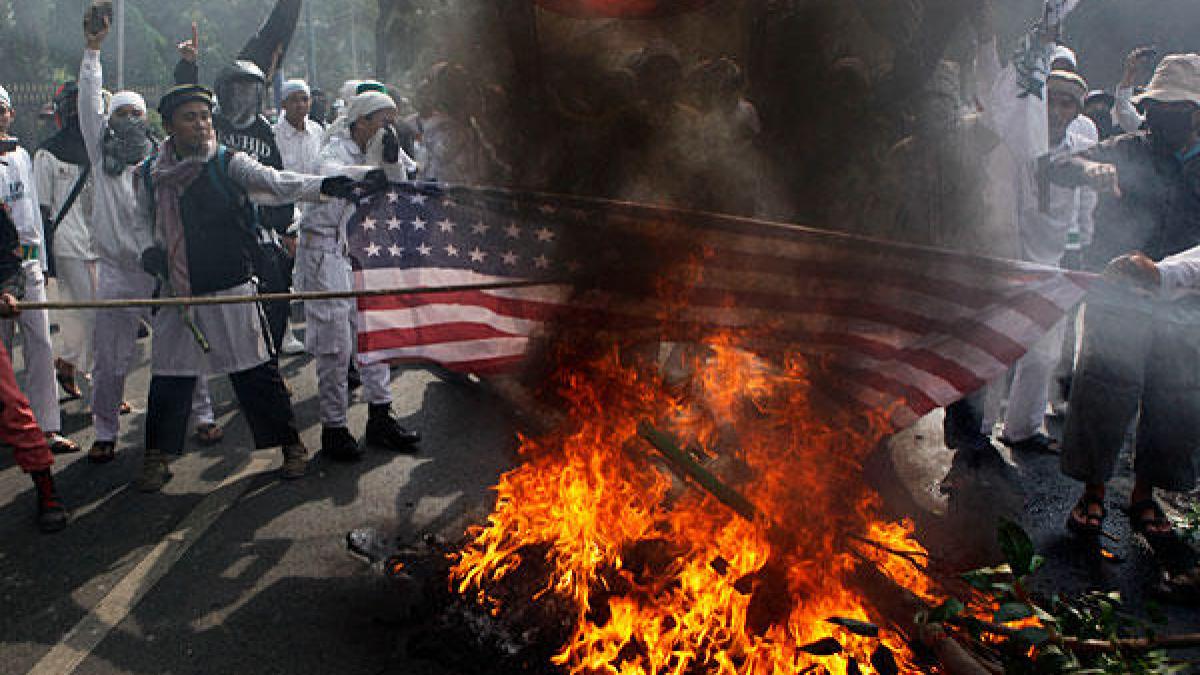 cel putin 13 oameni au murit in pakistan in urma ciocnirilor dintre protestatari si politie