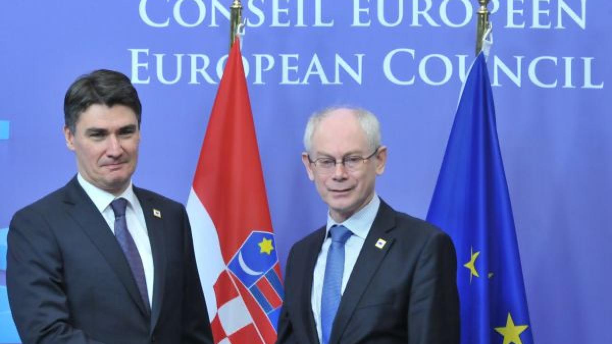 slovenia ameninta sa blocheze aderarea croatiei la ue din cauza unei dispute bancare