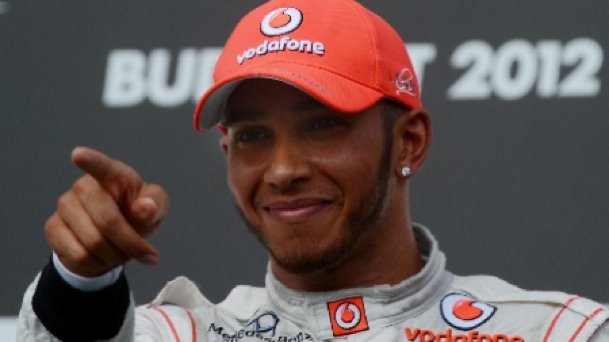 lewis hamilton in pole position pentru a cincea in actualul sezon vezi grila de start a mp al
