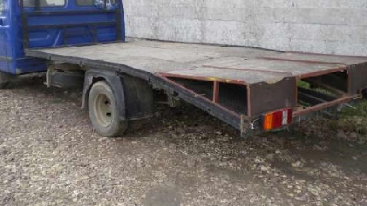 incredibil un batran de 80 de ani care a murit intr un accident rutier a fost transportat la morga