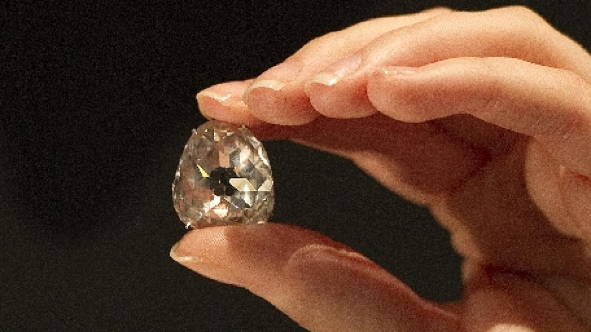 unul dintre cele mai frumoase diamante din lume va fi scos la licitatie vezi de la ce pret porneste