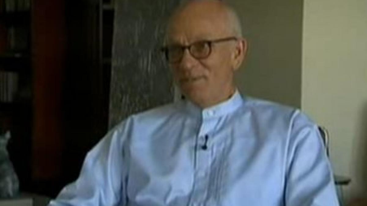 in premiera artistul sam havadtoy aduce in romania tablourile care contin secrete