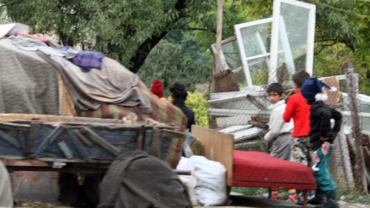 o tabara ilegala de romi din sofia daramata de autoritatile bulgare