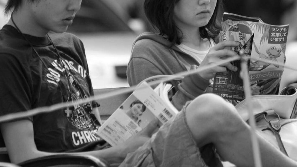 viata lor intima a ajuns problema nationala daca nu sunteti mai activi in dormitor vom disparea de