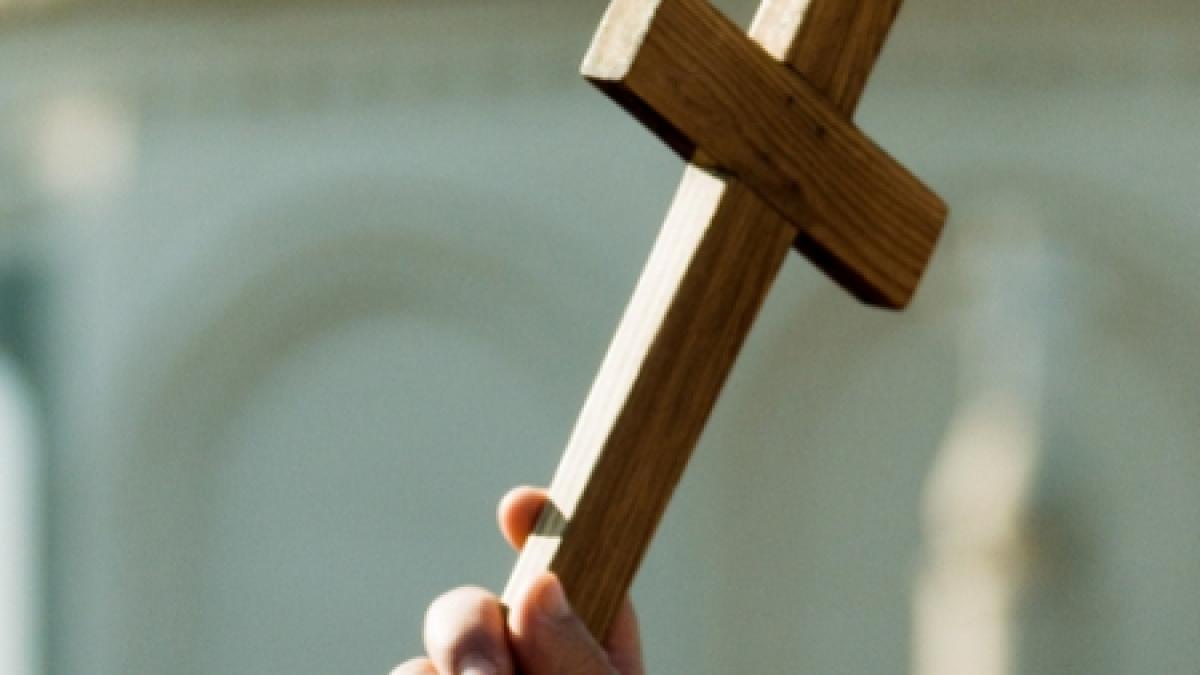 arhiepiscopia timisoarei pretinde donatii din bani europeni salariatilor unor centre educationale