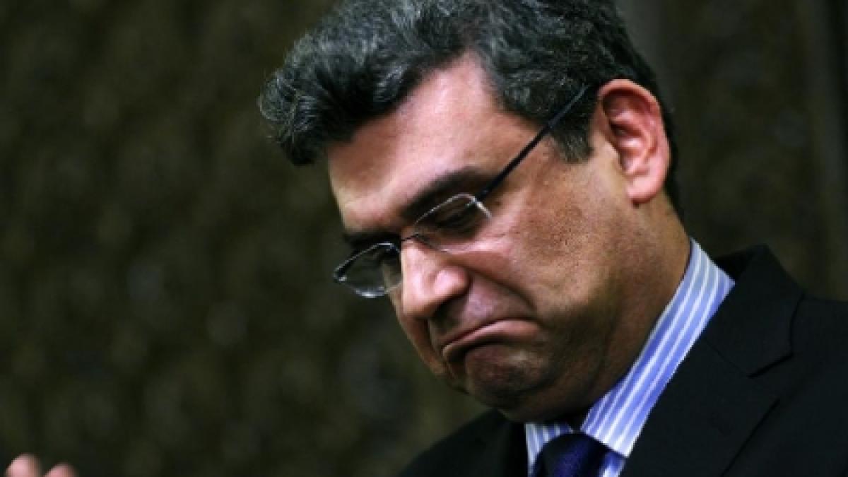 baconschi chirias de lux la paris pe banii statului cum a fost prins cu minciuna