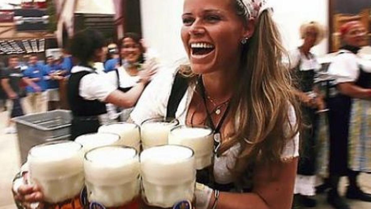 costumele de la oktoberfest au croiala romaneasca