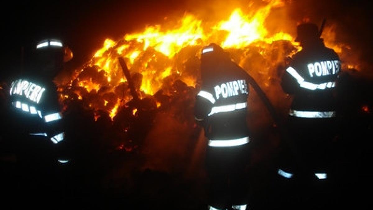 incendiu de proportii in apropierea bucurestiului cladire de 1000 de metri patrati cuprinsa de