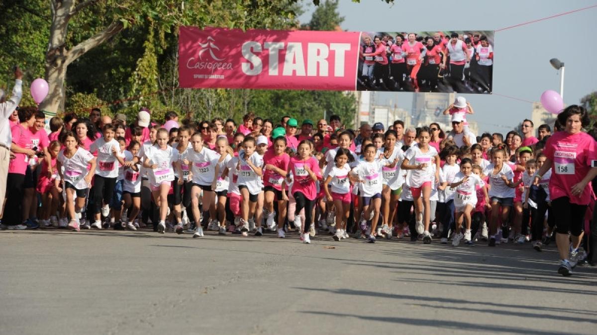 3 200 de oameni au alergat pentru a invinge cancerul la san