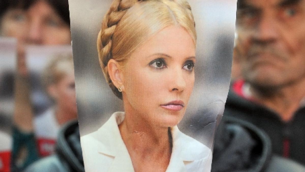 yulia timoshenko face apel la cetateni sa se ridice impotriva regimului criminal condus de yanukovic