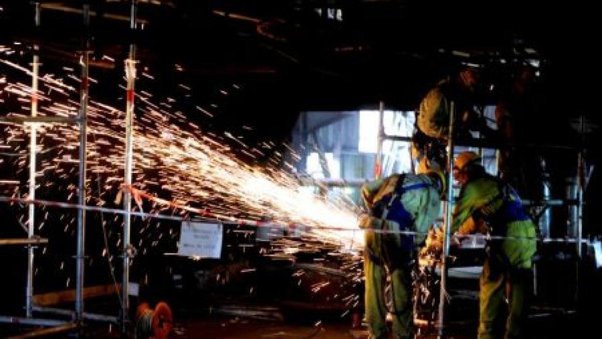 cel mai mare producator de otel din lume va inchide doua furnale din franta