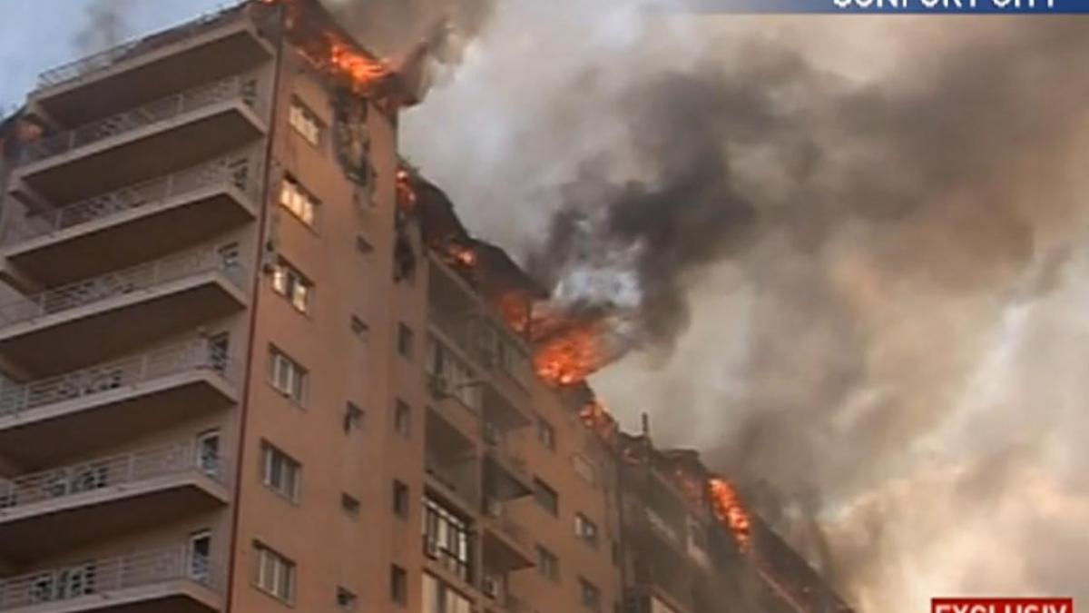incendiul izbucnit la mansarda unui bloc din ilfov a afectat si etajele inferioare privim cum ne