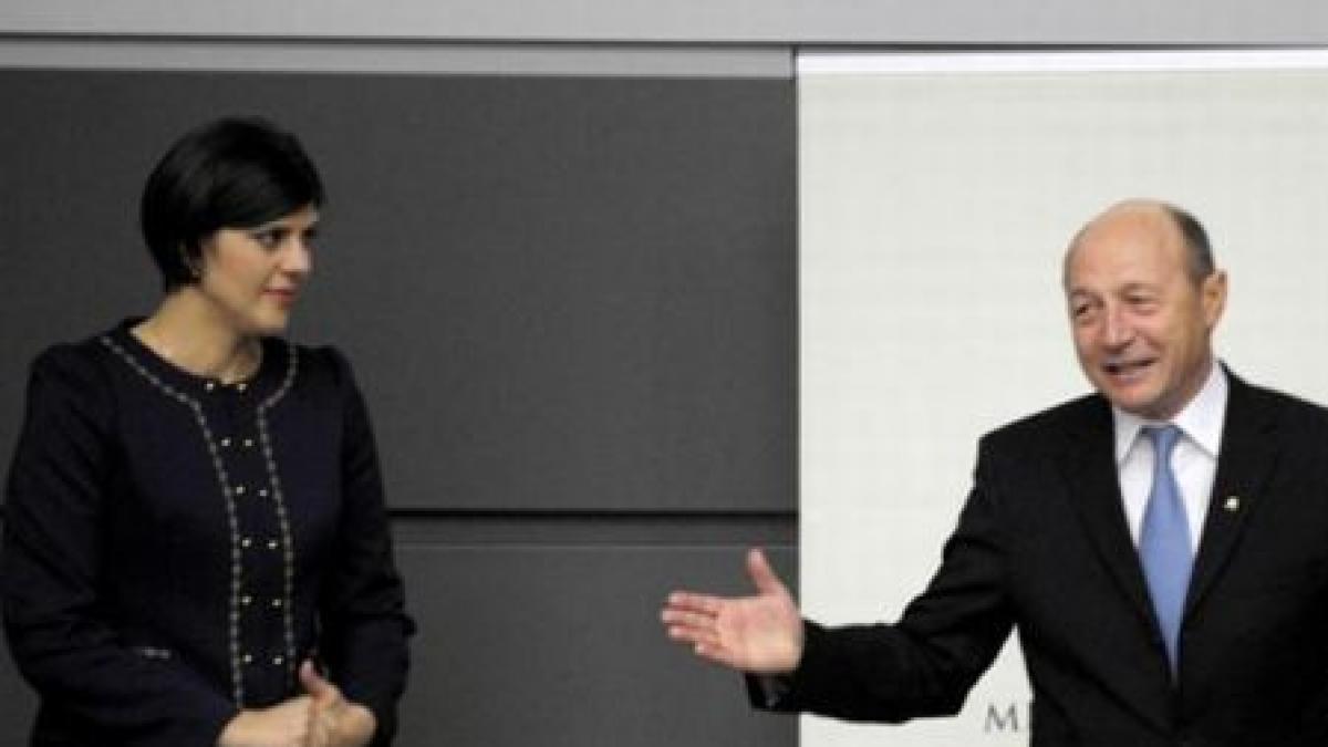 laura codruta kovesi decorata de presedintele basescu la final de mandat