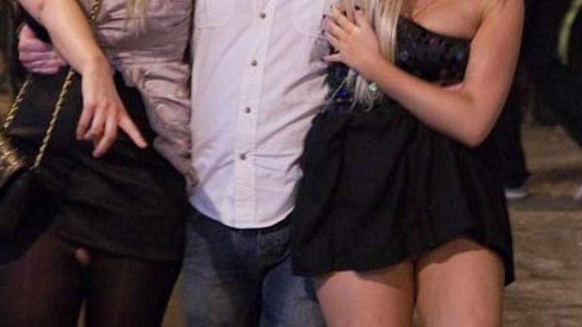 fenomenul pe care politia l a scapat de sub control studentii isi dau doctoratul in alcool droguri