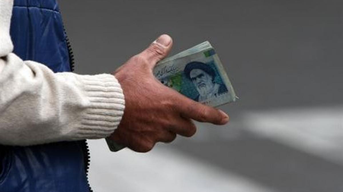 iranul scoate politia pe strazi de teama protestelor cauzate de situatia economica