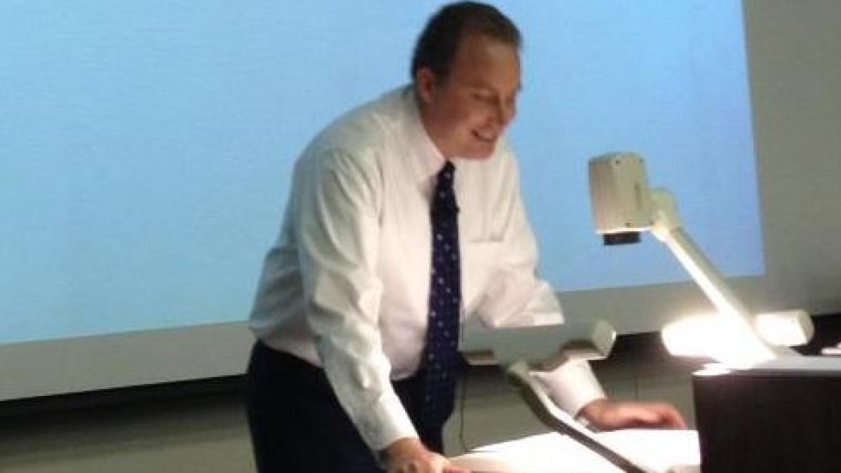 se poarta ca un criminal in serie cum s a razbunat un student pe profesorul lui mesajul l a amuzat