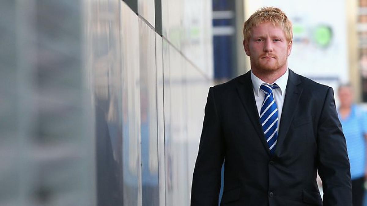 un rugbist a fost suspendat 12 meciuri pentru ca si a muscat un adversar de ureche