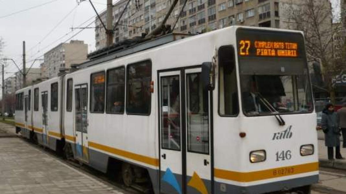 În trafic, ca în război. Şoferii sunt înarmaţi până în dinţi. Bărbatul care a înjunghiat vatmanul a fost reţinut pentru 24 de ore
