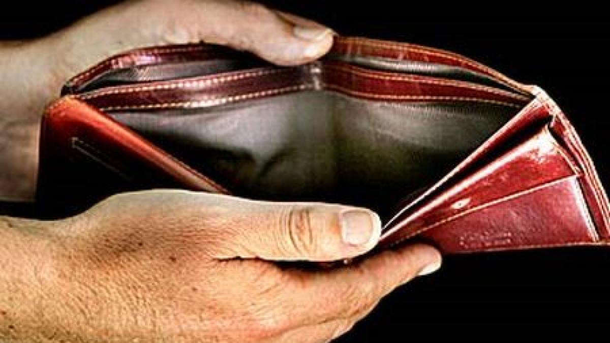 modificarea care ii nemultumeste pe romani salariile scad cheltuielile cresc