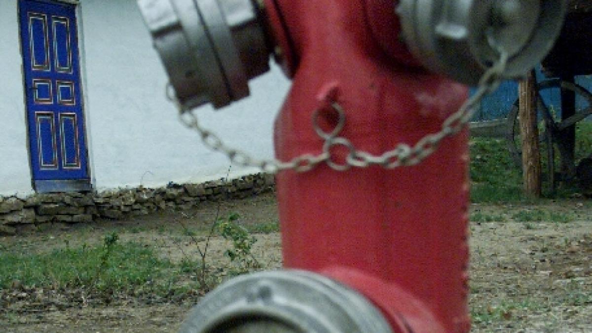 situatie alarmanta a hidrantilor din capitala multi nu sunt functionali sunt acoperiti sau obturati