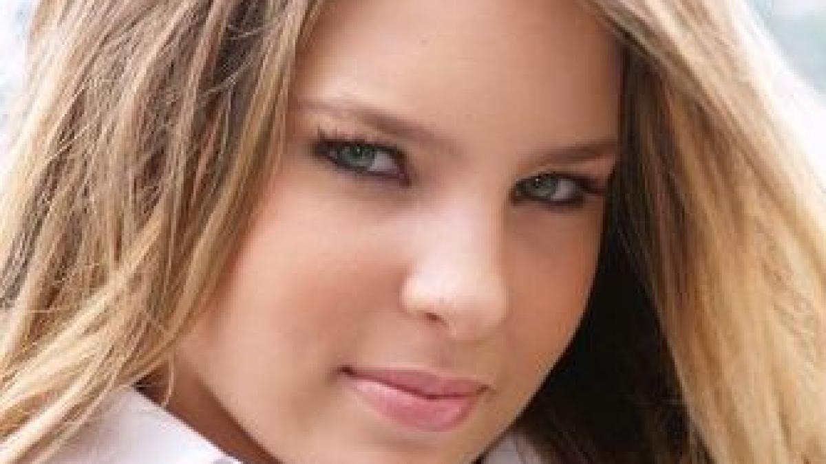 are 23 de ani dar detine deja un record in operatii estetice cum s a transformat in 3 ani