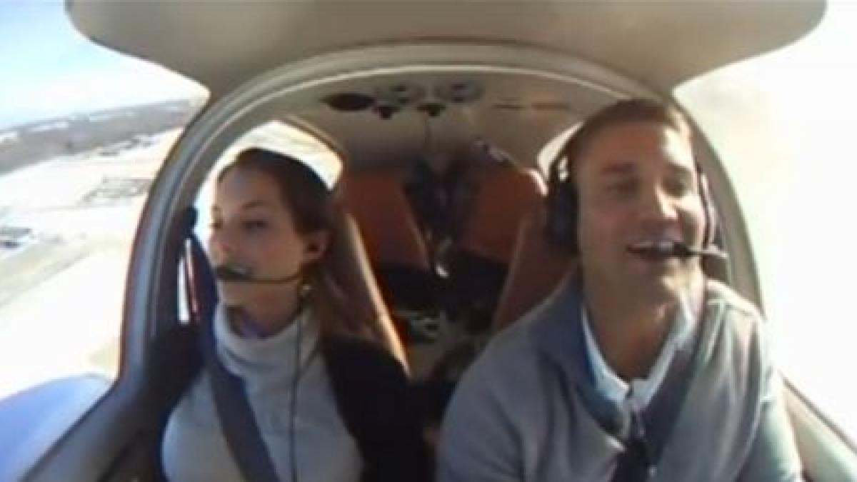 avionul se va prabusi vrei sa te mariti cu mine vezi aici cea mai tare cerere in casatorie