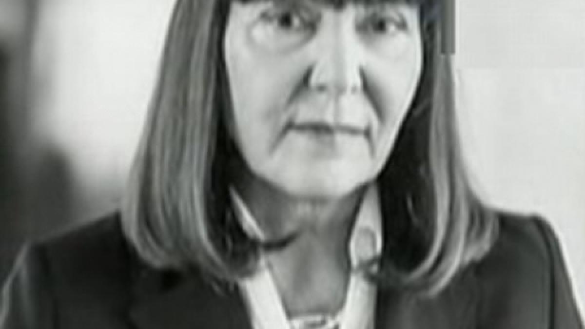 ponta lasati o in pace pe macovei se ocupa cu pictoriale iar eu la familia adams nu ma mai uit