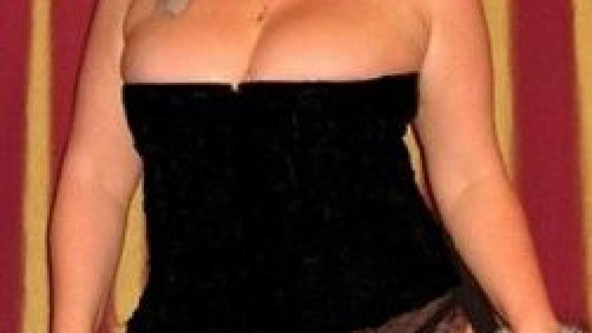 dupa ce a venit de la munca s a pozat asa sefii ei i au pregatit concedierea dupa ce au vazut