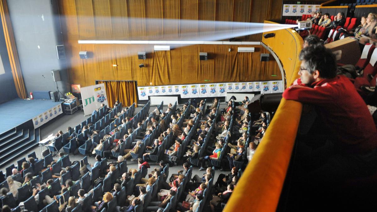 scurtmetrajul superman spiderman sau batman a primit medalia de aur la manhattan short